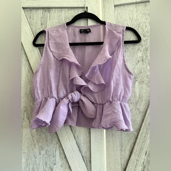 Lavender Ruffle Sleeveless Crop Top - Picture 2 of 13